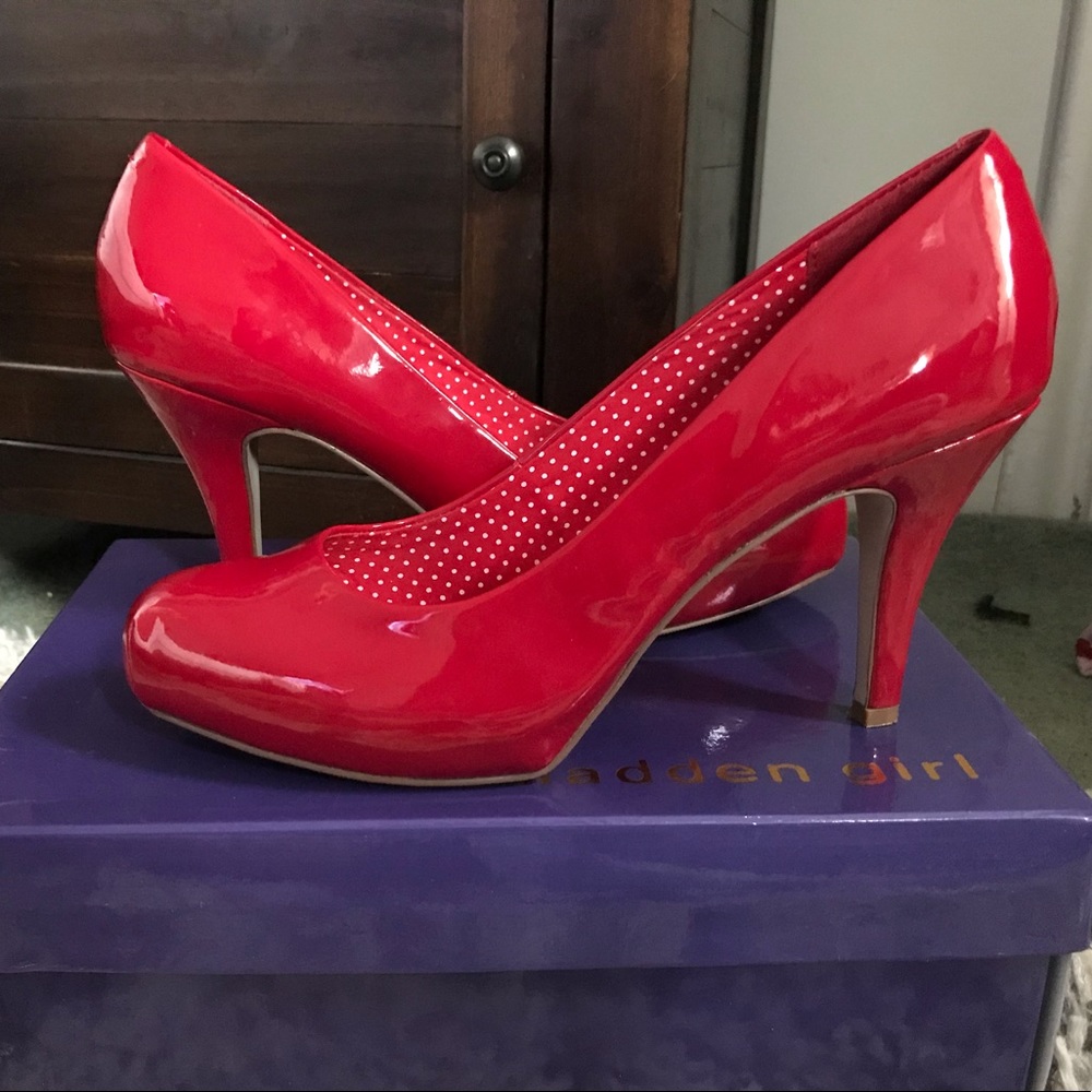 Madden Girl Red Pumps size 9